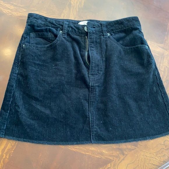 Forever 21 corduroy black mini skirt women’s size small - Picture 1 of 6